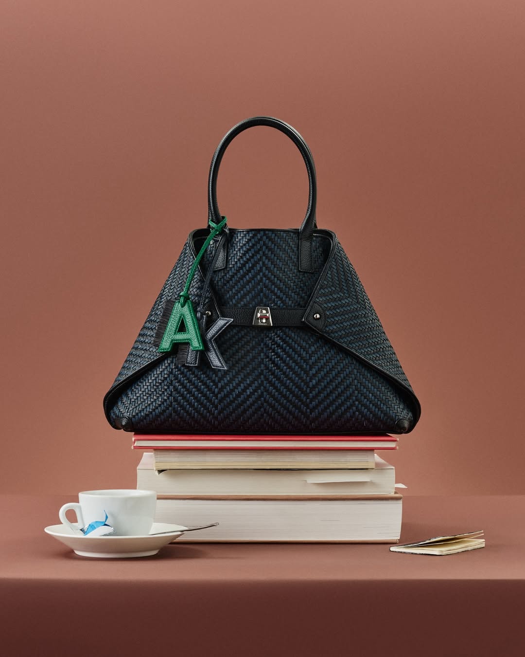 AKRIS 1